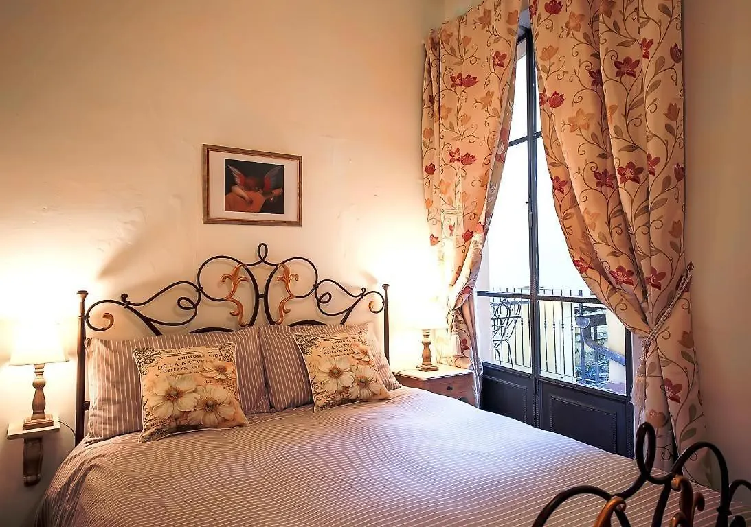 Watch The City Wake Light Filled Medieval Palace Florence